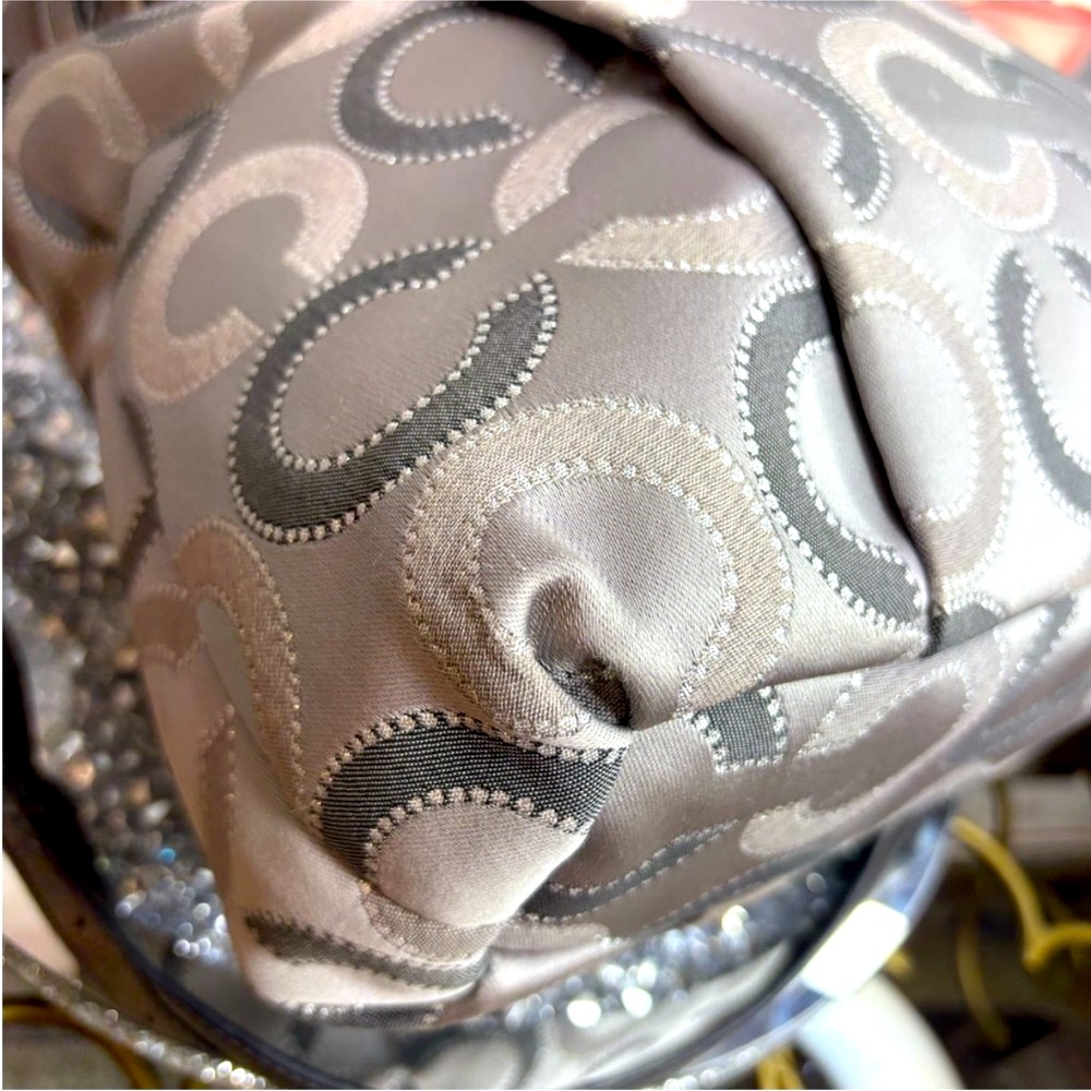 Coach Isabelle Madison silver metallic dotted Op Art Shoulder crossbody bag EUC - Picture 12 of 17